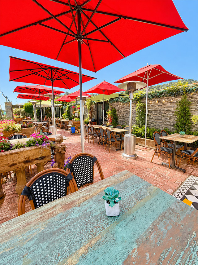 Outdoor banquet dining at Salito’s Crab House with scenic ocean views.